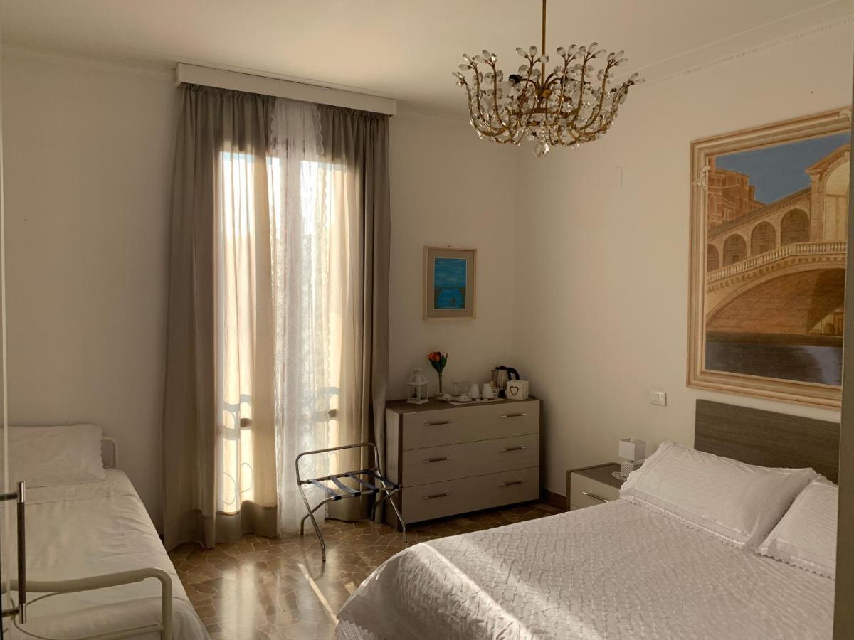 My Friends Canal View Bed & Breakfast Venezia