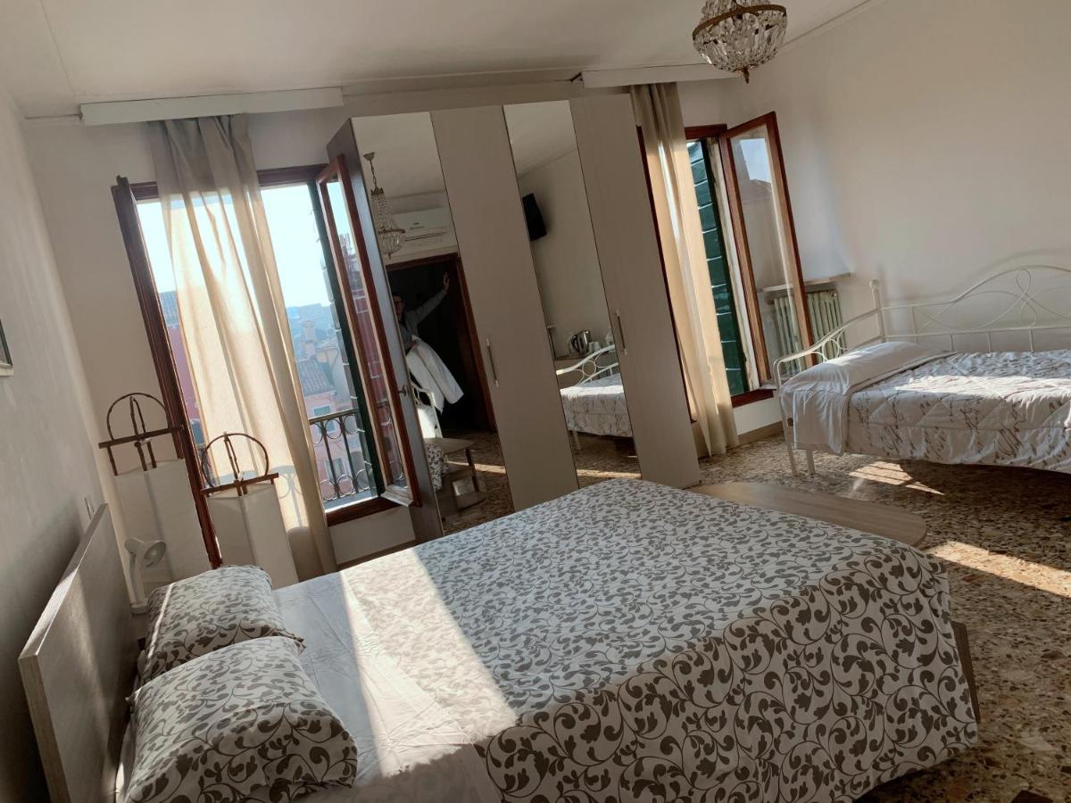 Bed & Breakfast My Friends Canal View Venezia